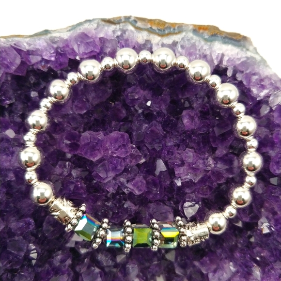 Austrian Crystal cube bracelet- Aurora borealis - Picture 2 of 2